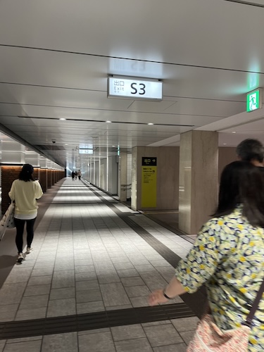 銀座駅S2出口の案内表示